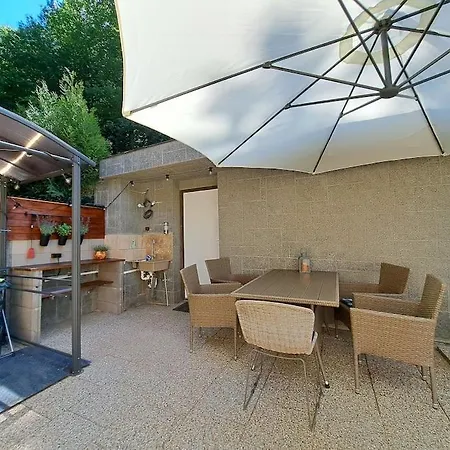 Βίλα лесной нова Zivohost